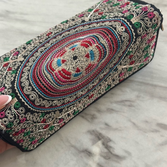 Embroidered Multicolor Wallet - Picture 4 of 4